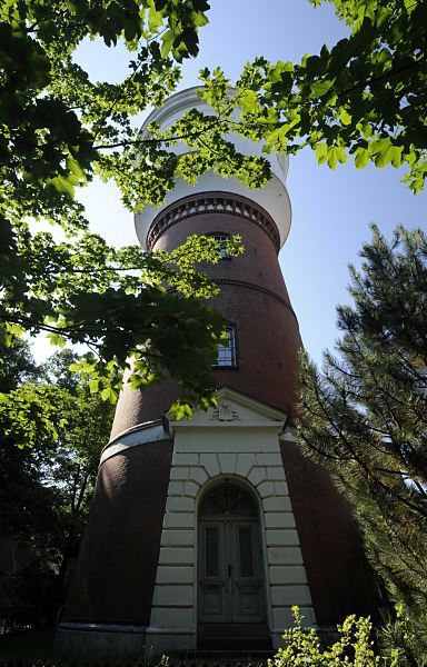11_21518 Der Bergedorfer Wasserturm wurde 1902 nach dem Entwurf des Bergedofer Stadtbaumeister Carl Friedrich Dusi errichtet. Der Wasserturm war bis Anfang 1973 in Betrieb.  www.hamburg-fotograf.com  Foto Wasserturm Hamburg Bergedorf