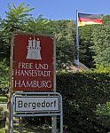 Fotos von Hamburg Bergedorf :: Die Freie und Hansestadt Hamburg hat eine Gesamtflche von 755 km und hat ca. 1,7 Mio Einwohner. Als Stadtstaat ist Hamburg in sieben Bezirke eingeteilt, die sich in 104 Hamburger Stadtteile untergliedern. 