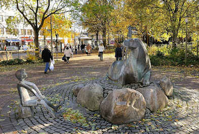 1800 Walross Antje - Brunnen vor dem Alstertaler Einkaufszentrum AEZ - Bildhauer Friedrich Mller-Belecke
